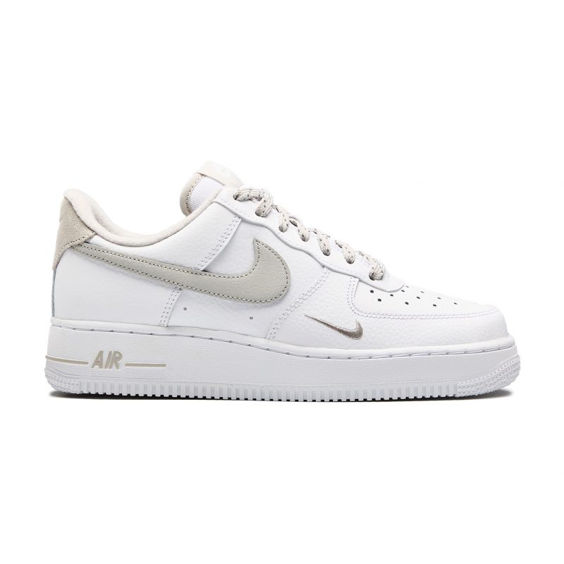 Кроссовки женские Nike AIR FORCE 1 &apos;07