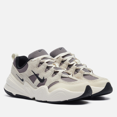 Кроссовки женские Nike  DR9761-007