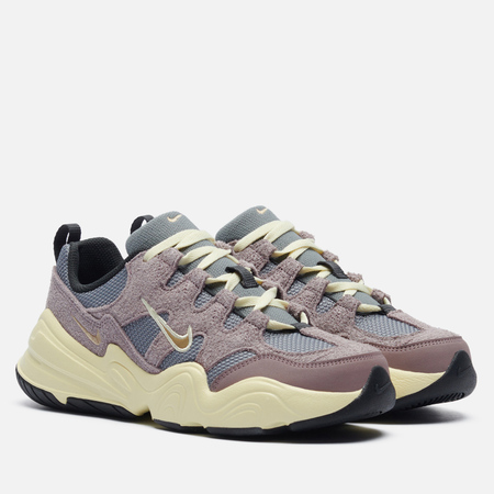 Кроссовки женские Nike  DR9761-008