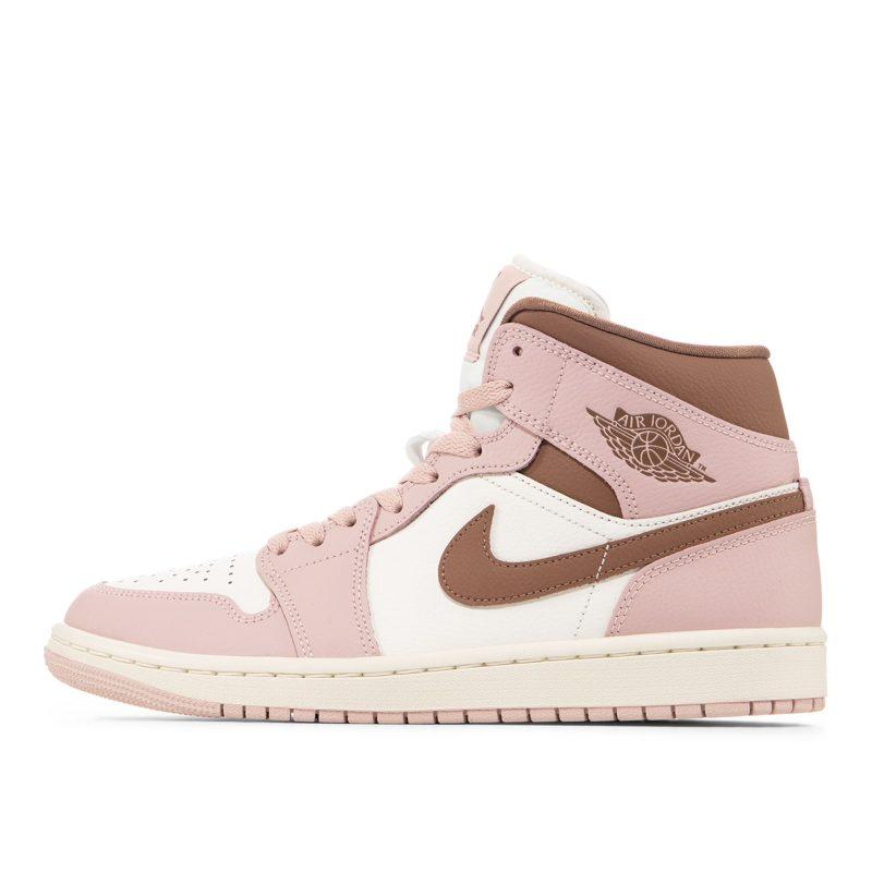 Женские кроссовки Jordan Air Jordan 1 Mid разноцветные