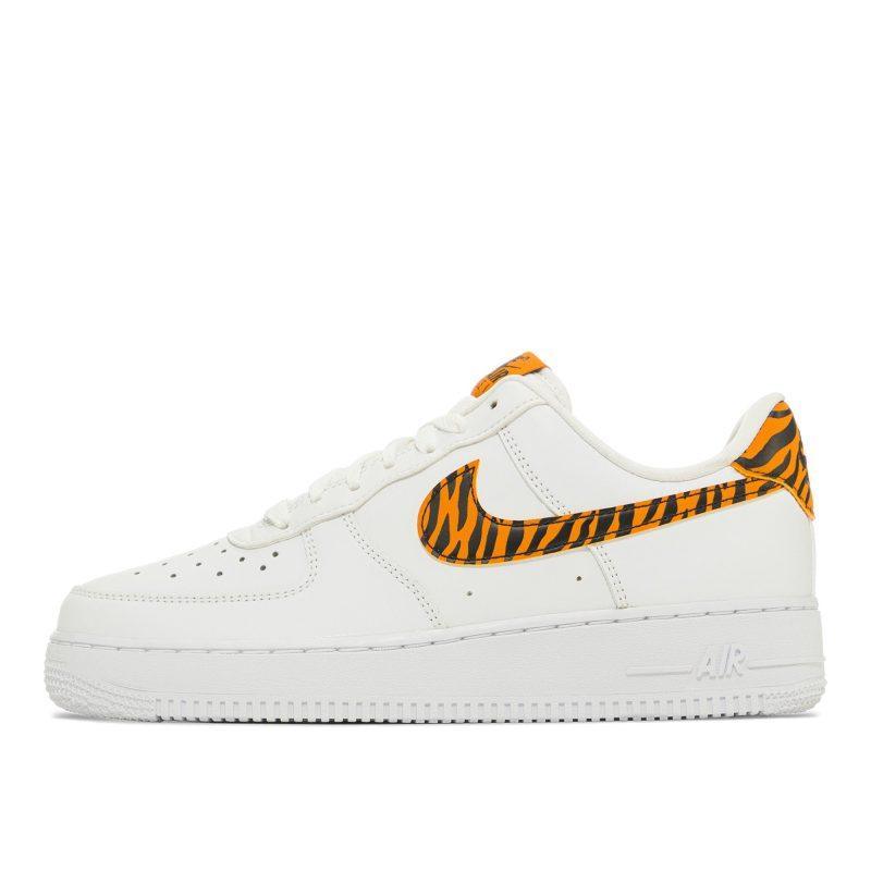Женские кроссовки Nike Air Force 1 '07 белые