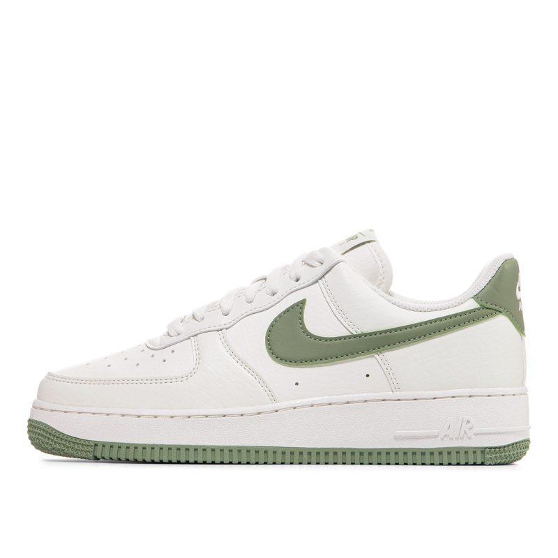 Женские кроссовки Nike Air Force 1 07 разноцветные