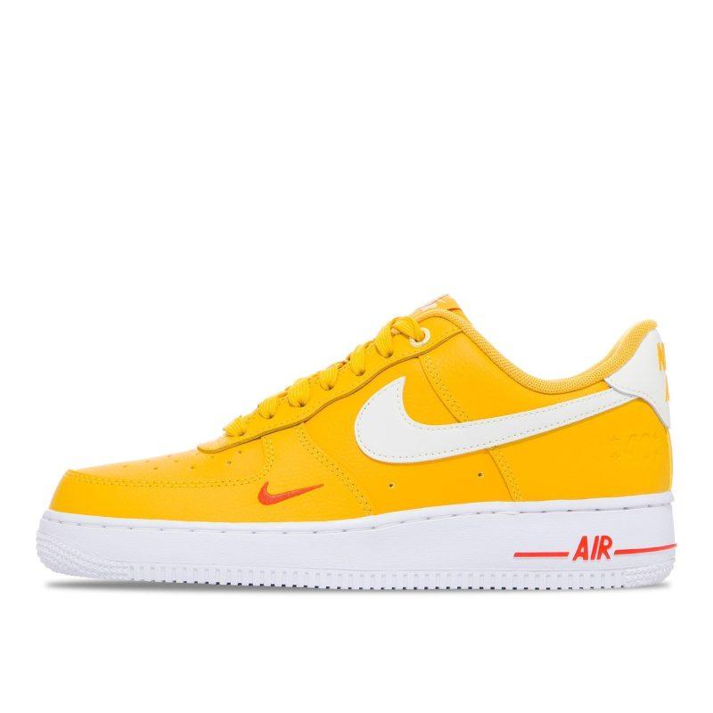 Женские кроссовки Nike Air Force 1 '07 SE оранжевые
