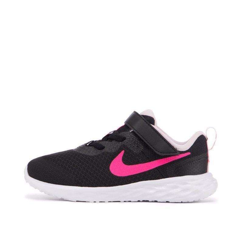 Женские кроссовки Nike Revolution 6 чёрно-белые