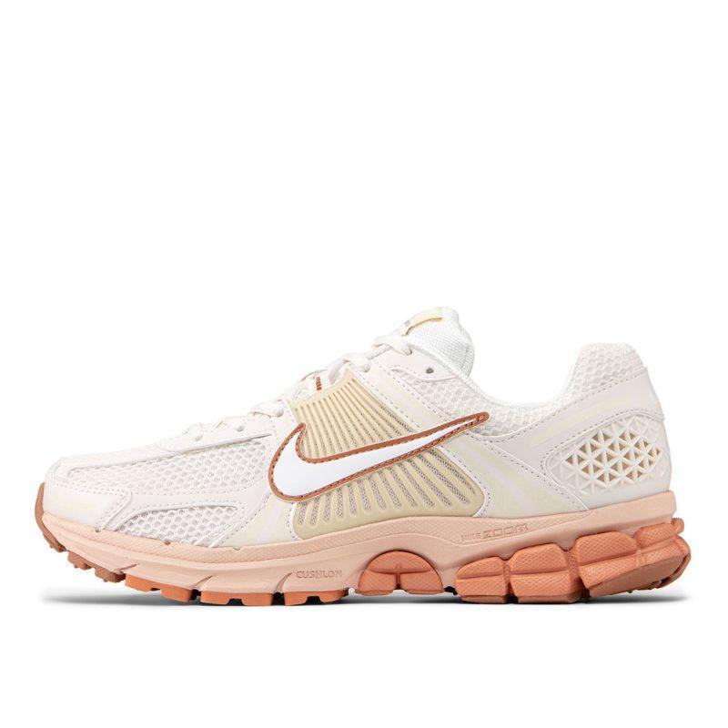 Женские кроссовки Nike Zoom Vomero 5 разноцветные